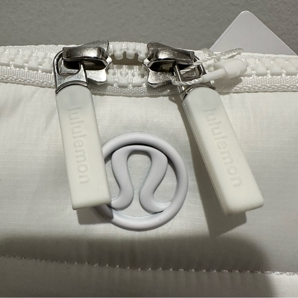 NEW Lululemon Everywhere Belt Bag Wunder Puff Large 2L White - Picture 2 of 9